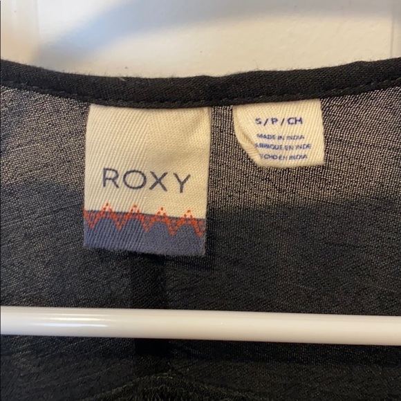 EUC Roxy Black Flowy Button Down Blouse - Picture 6 of 14